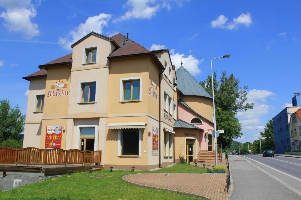 Family Hotel Maxim Beroun  Kültér fotó