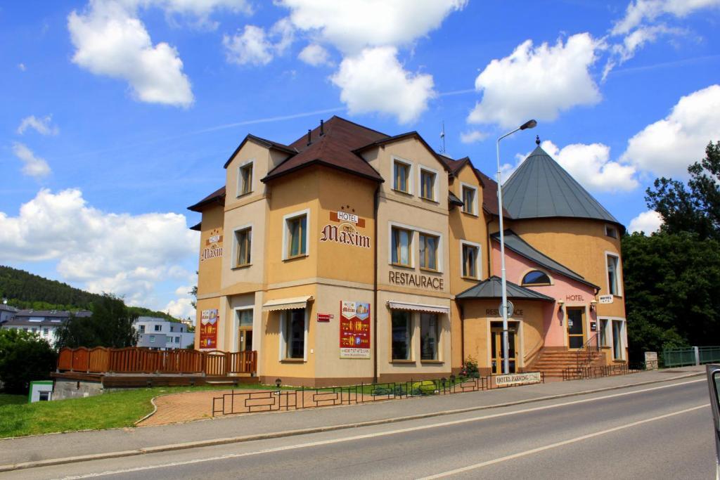 Family Hotel Maxim Beroun  Kültér fotó